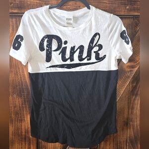 PINK Victoria’s Secret Black White Logo Tee XS